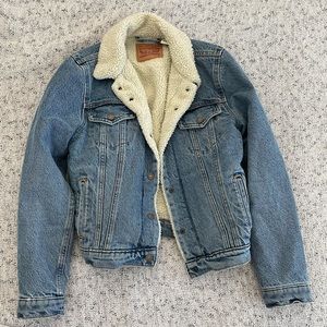Levi’s jean jacket with fur lining